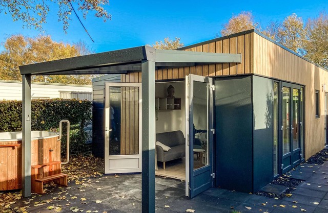 2 bedroom nice home in Heinkenszand