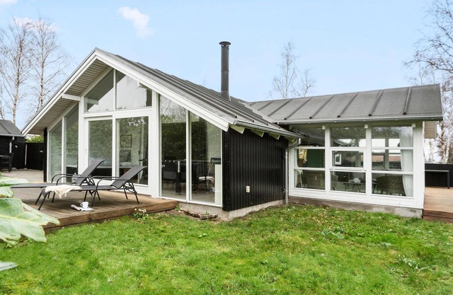 2 bedroom nice home in Juelsminde