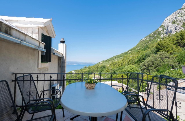 2 bedroom nice home in Baska Voda