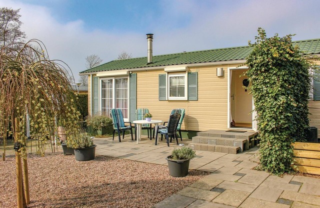 2 bedroom nice home in Tzummarum