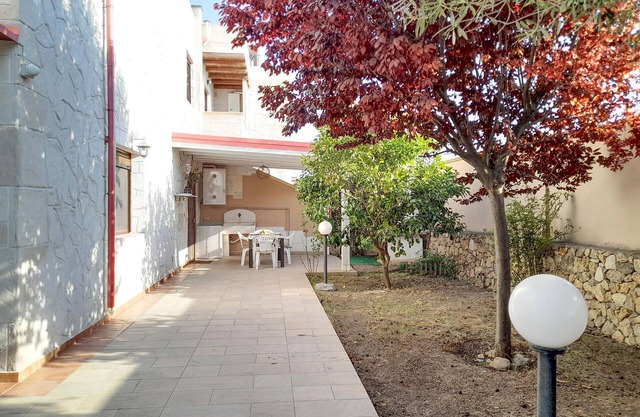 2 bedroom nice home in Taranto