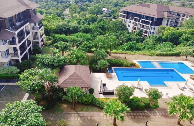 2-Bedroom Penthouse Condo Unit in Anvaya Cove Seabreeze Morong with AC, WiFi