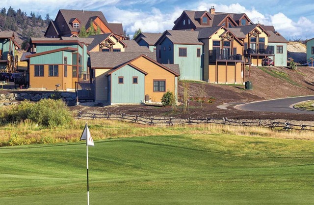 2 Bedroom Presidential, Full Kitchen, Sleeps 6, Rocky Mountain Preserve Resort!