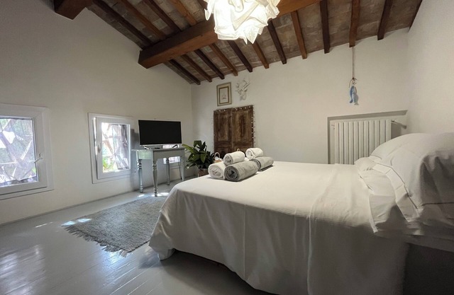 2 bedroom private vacation home in tuscany