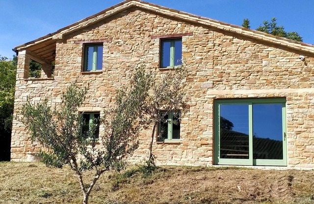 2 Bedroom Private vacation home in Marche