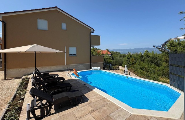 2 bedroom stunning home in Risika