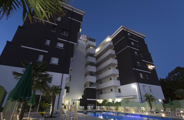 2-bedroom suite