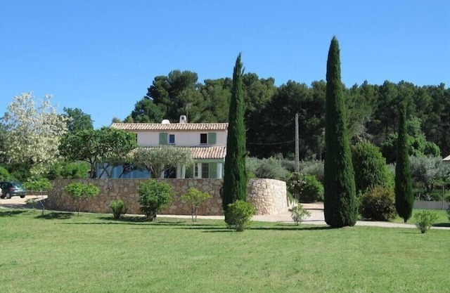 2 bedroom villa in a large garden with unheated pool