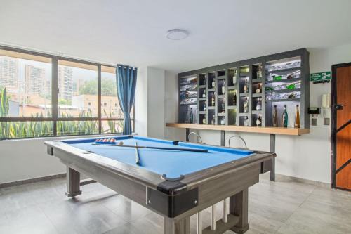 2 bedroom with pool table, 1 block from Lleras park, p8