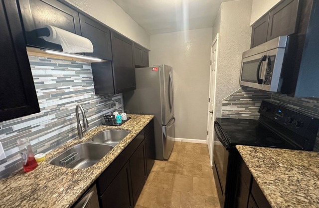 🏡 2 bedrooms, 1 bathroom 🛁 cozy, modern apartment. With sofa bed 🛋️n