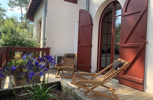 2 bedrooms, 2 bathrooms appartement with terrace and balcony, close to beaches