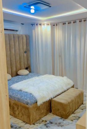 2 Bedrooms for shortlet