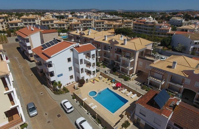 2 bedrooms sleeps 4/6 Apartments Cabrita