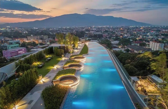 2 bedrooms, one living room, one bathroom, infinity pool, latex mattress