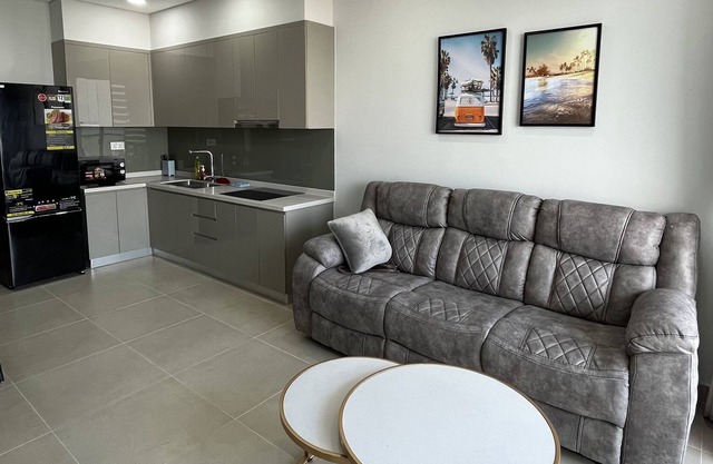 2 bedrooms, 2 bathrooms, infinity pool & River view