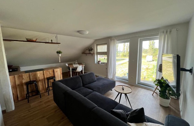 2 Bettzimmer mit Gemeinschaftsküche,-Wohnzimmer & Bad
