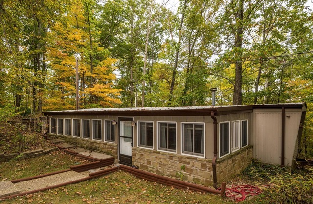2 BR, 1 BA