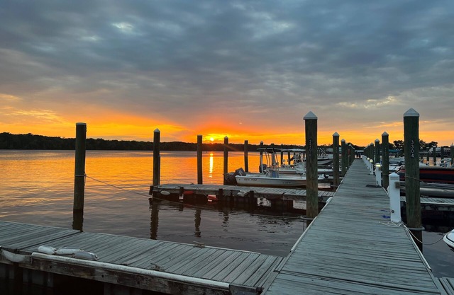 2 BR / 2 BA Condo on St Johns River with Pool & Boat Slip
