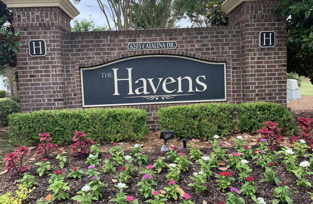 2 BR/2 BA Top Floor Barefoot Resort Condo with Elevator