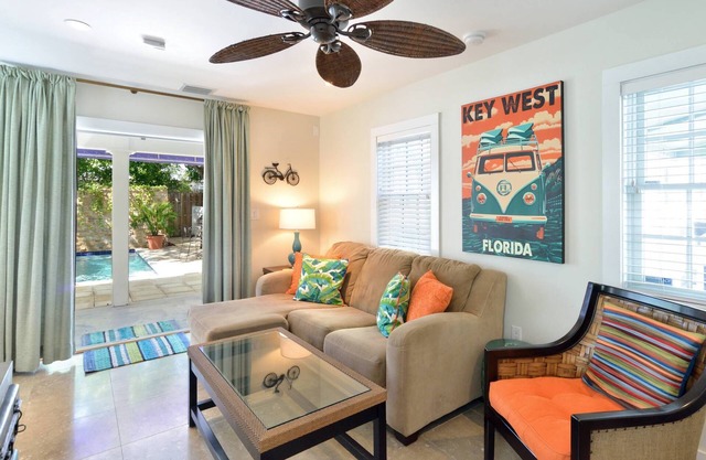 2 BR Charmer w/Pool, Old Town, Key West - "A Stone's Throw"