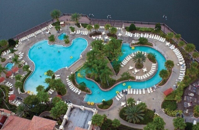 2 BR Deluxe Condo BONNET CREEK Club Wyndham Resort, less than 1 mile from Disney