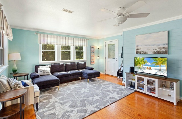2 br, dogs, beach light house!