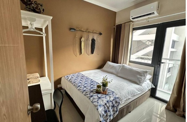2 BR Fully Furnished Condo Parañaque with Pool and Parking - Bloom 1135