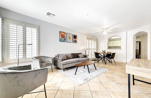 2 BR House - 8 miles to Las Vegas Strip