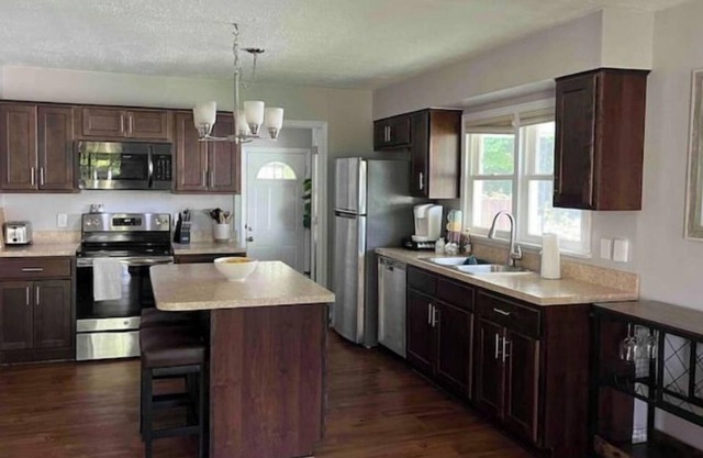 2 BR house near Churchill Downs