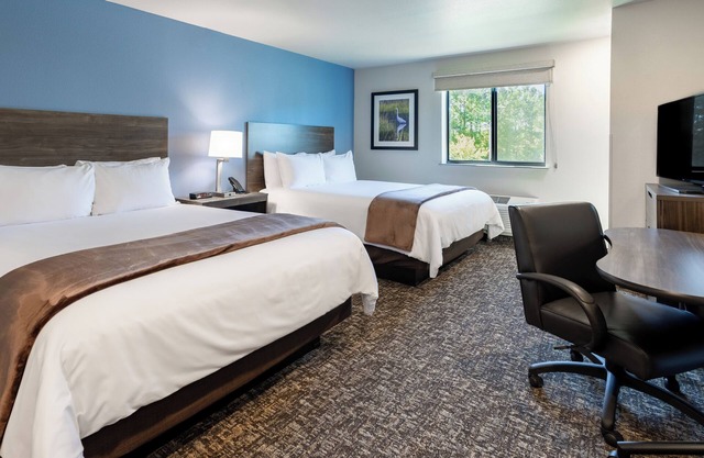2 Budget-Friendly Rooms Near Airport & Rogue Valley Family Fun Center