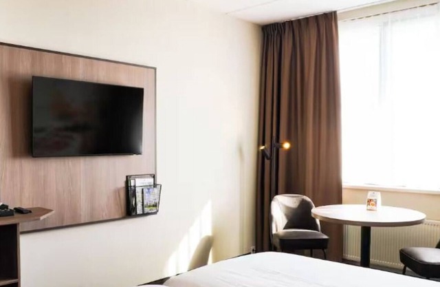 2 Central Rooms Near The Hague – Explore Local Attractions