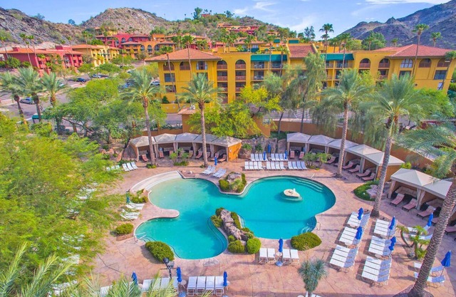 2 Comfortable Resort Rooms in Mountain Resort w/Seven Pools & Water Slide