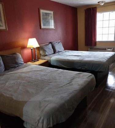2 Double Beds Hotel Room 109