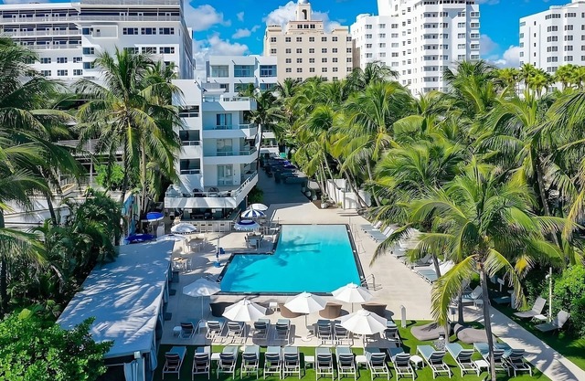 2 Garden View Suites at The Sagamore Hotel South Beach, Onsite Swimming Pool!