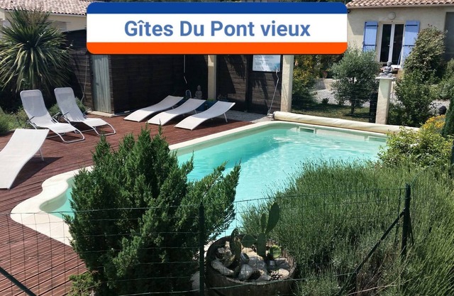 2 guesthouses - B&B with swimming pool near vineyards in Corbières