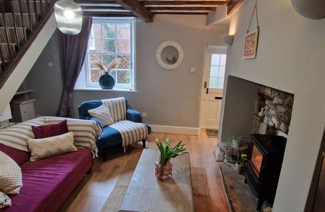 2 Guests - Pet Friendly Stone Cottage in Sleaford
