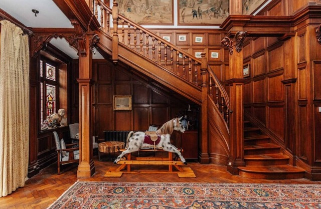2 Hambleden Place · Waterfront Retreat