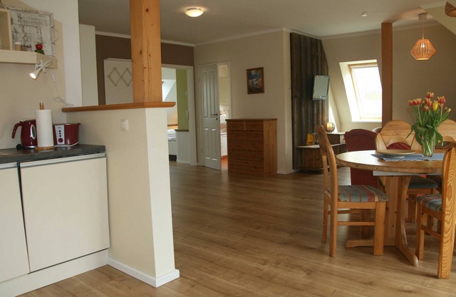 2) Holiday apartment 3-room, upper floor, 90m² - Landhaus Alte Schule near