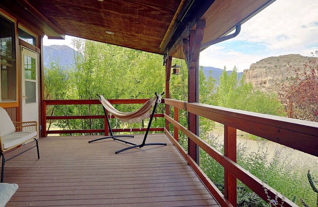 2 Homes w/Private Gate 500,000-Acre Backyard