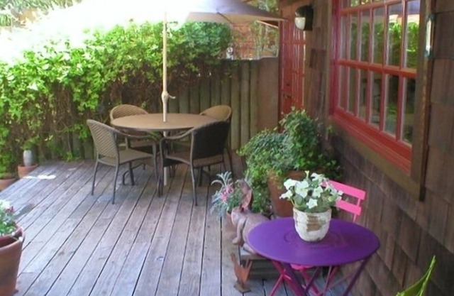 2 Houses, Main House 3 Bedrooms, Carriage House 2 Bedrooms