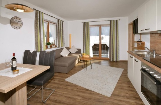 (2) Komfortable Ferienwohnung 39 m² mit großem Balkon und Panoramabergblick