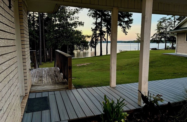 #2-Lake Front Apartment