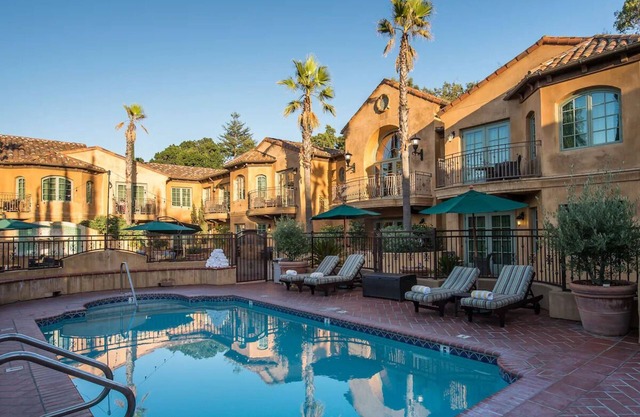 2 Luxury Room with Pets Allowed, Pool & Free Parking in Silicon Valley