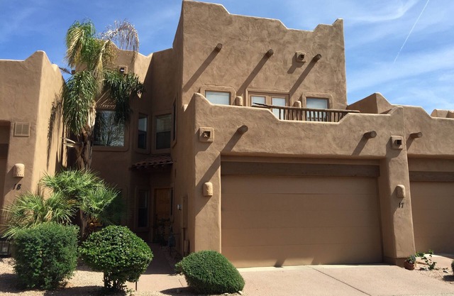2 master suites plus kitchenette in upper level of our townhome