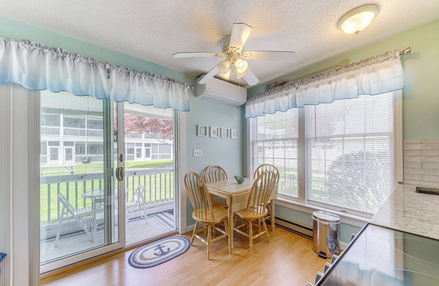 2 Mi to Drakes Island Beach: Condo w/Indoor Pool!