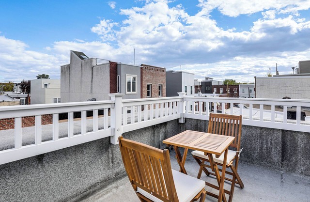 2 Mi to Dtwn Philadelphia: Home w/Fire Pit!