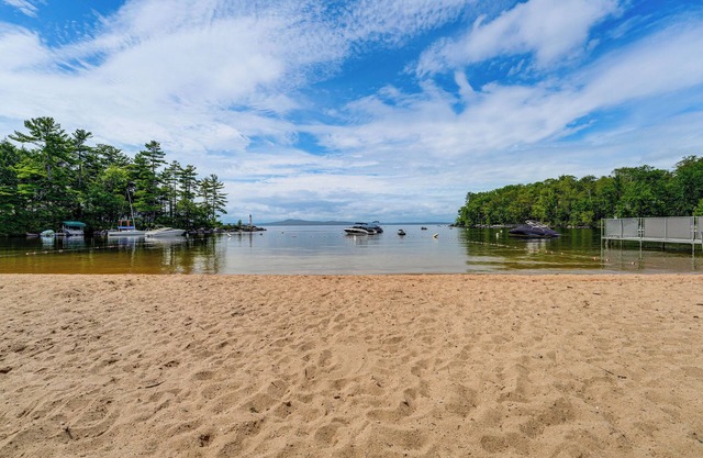 2 Mi to Marina & Beach: Frye Island Retreat!
