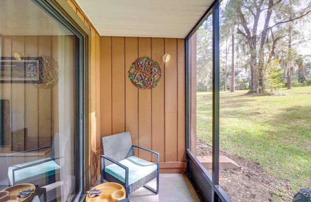 2 Mi to Rainbow Springs: Dunnellon Townhome