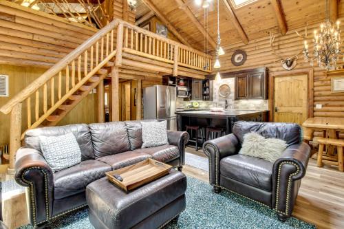 2 Mi to Show Low Lake Log Cabin with Large Yard!