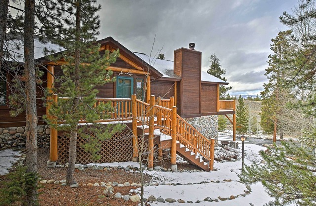 2 Mi to Skiing: Mtn-View Home w/Deck in Granby!